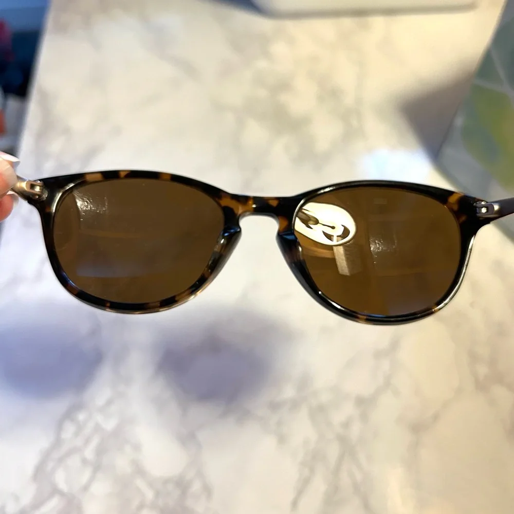 Anne Klein round/cat eye tortoise shell sunglasses